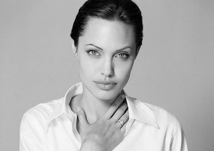 Angelina Jolie è il volto di Guerlain
