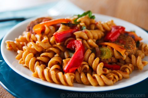 Pasta peperoni e salsiccia: mi date qualche ricetta ...